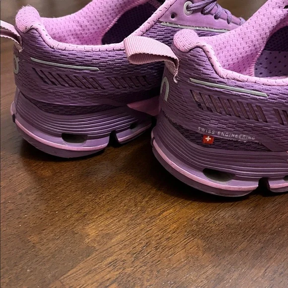 On Running Cloud Flyer Women’s Purple and Pink Sneakers 9 - Picture 10 of 10